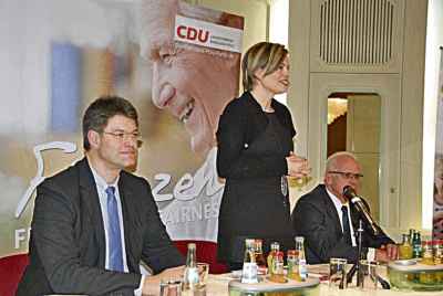 Julia Klöckner MdL gemeinsam mit CDU-Generalsekretär Patrick Schnieder MdB und dem parlamentarischen Staatssekretär Peter Bleser MdB