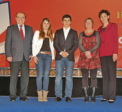 v.l.n.r:  LSB-Vizepräsident Werner Schröter, Lavinia und Kenneth Eissler,  Dr. Steffi Kirsch, LSB-Präsidentin Karin Augustin