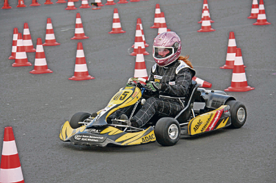 Im Kart Katharina Linden                         Foto: MSC Adenau Kinder und Jugend Kart Slalom