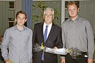v.l.n.r. Stefan Meis, OStD Dr. Heribert Steinmetz und Alexander Lenzen Foto: Nieder