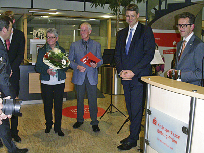 Hans-Ludwig Folscheid (Mitte) bei der Verleihung des Deutschen Bürgerpreises in Bitburg