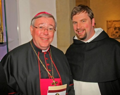 Der Luxemburger Erzbischof Dr. Jean-Claude Hollerich mit Wallfahrtsrektor Pater Albert Seul O.P. bei der Echternachter Springprozession.