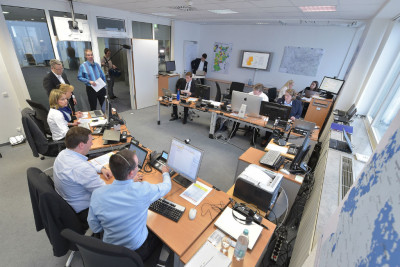 Das Team im RWE-Lagezentrum in Essen arbeitet konzentriert
