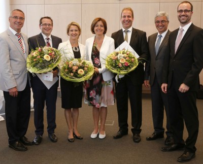 Ministerpräsidentin Dreyer überreichte Ernennungurkunden und gratulierte. ; © Staatskanzlei RLP / Sämmer