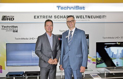 Herr Gunter Kürten, Geschäftsführer von ELAC Electroacustic GmbH und Herr  Stefan Kön, Geschäftsführer von TechniSat Digital GmbH, am TechniSat IFA-Stand in Berlin