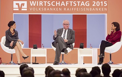 Wie wir unseren Wohlstand sichern – Dr. Sahra Wagenknecht (li.) Vorsitzende der Fraktion DIE LINKE im Deutschen Bundestag und Dr. Thomas Schäfer (mi.), Hessischer Minister der Finanzen