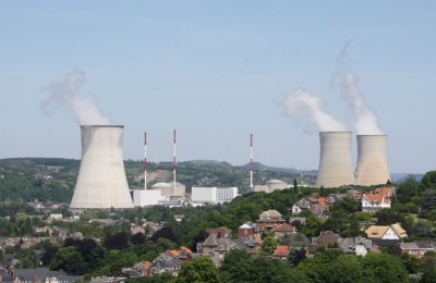 Atomkraftwerke (AKW) Tihange 2 bei Lüttich Quelle:wikipedia/Hullie