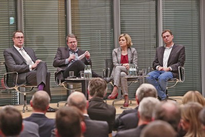 Das Foto zeigt (von links) Alexander Schweitzer, Moderator Bernd Mosebach, Julia Klöckner und Daniel Köbler