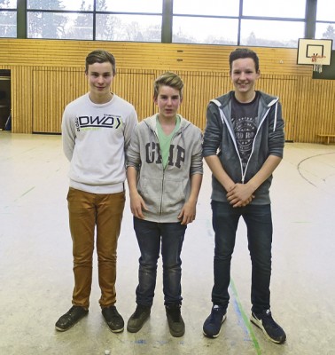 Foto: Die Schülersprecher und Initiatoren des Projekts Artur Buks (li.), Moritz Schultheis und Philipp Raskob (re.).