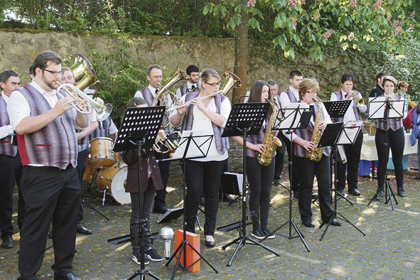 Für die musikalische Umrahmung sorgte der heimische Musikverein „Heimattreu“ unter der Leitung von Benedikt Simon
