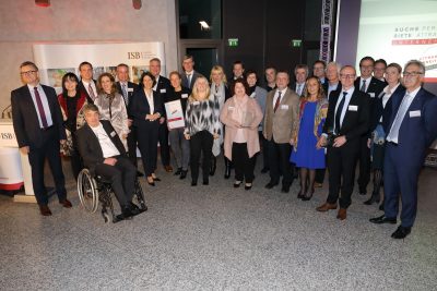 Die Preisträger und Jury-Mitglieder der Auszeichnung „Attraktiver Arbeitgeber Rheinland Pfalz“ / Bildrechte: ISB/Alexander Sell