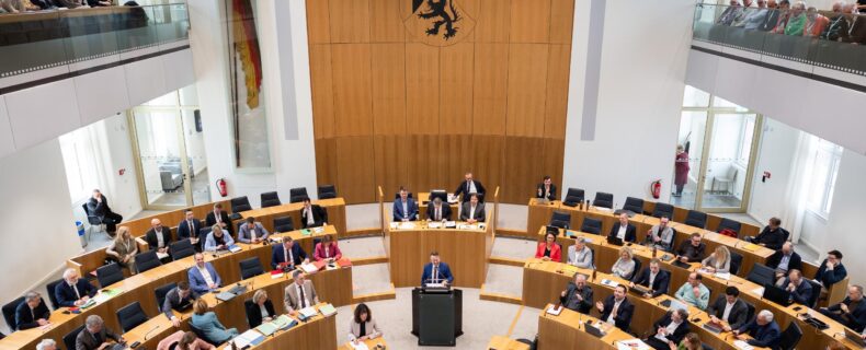 Eine Debatte im Landtag von Rheinland-Pfalz.