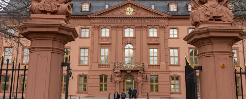 Der Landtag in Rheinland-Pfalz.