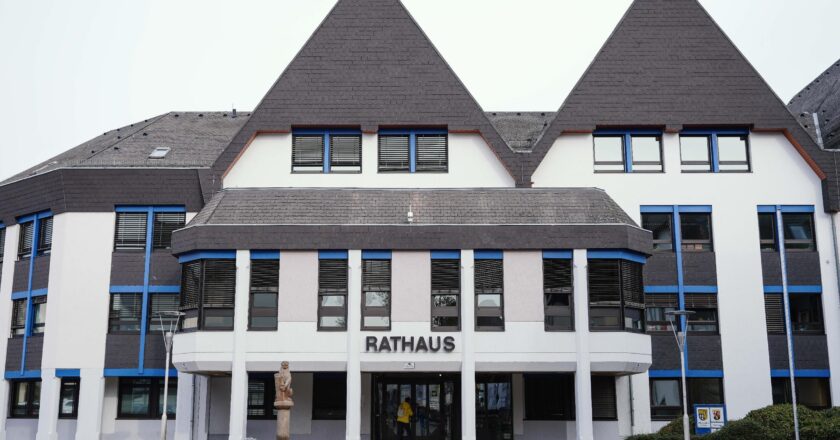 Blick auf das Rathaus der Verbandsgemeinde Ramstein-Miesenbach.